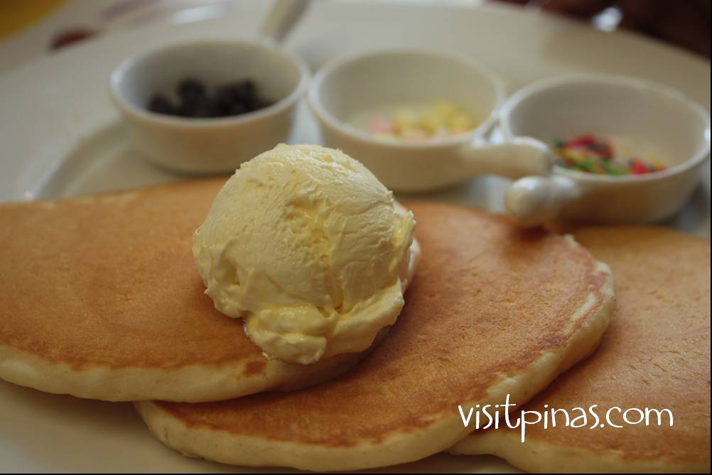 FlapJacks at UP-AyalaLand TechonoHUB