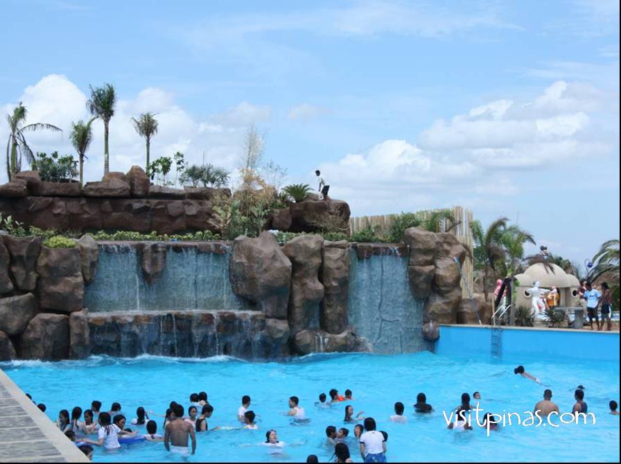Amana Waterpark (Pandi, Bulacan)