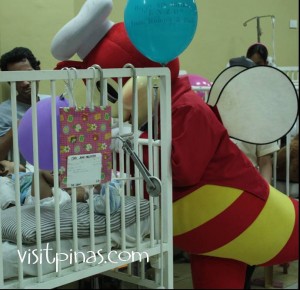 Jollibe visiting kids in hospital during a birthday party