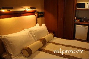 Bed at Discovery Suites, Ortigas Center Bed at Discovery Suites, Ortigas Center