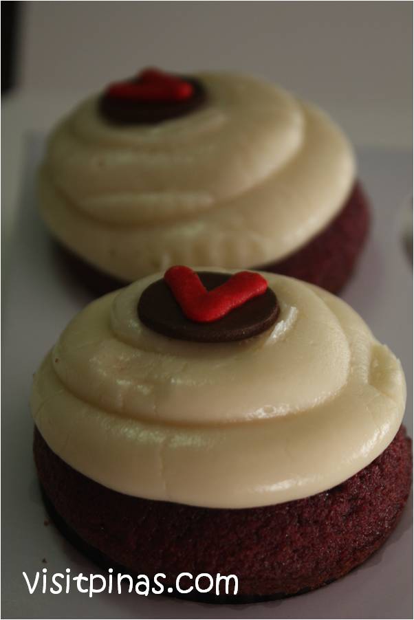 Red Velvet of Vanilla Cupcakes Bakery