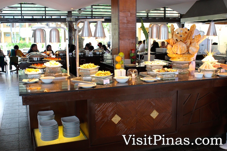 Buffet at Sea Breeze Cafe, Boracay Regency Beach Resort and Spa