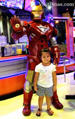 With Ironman at Movie Stars Cafe