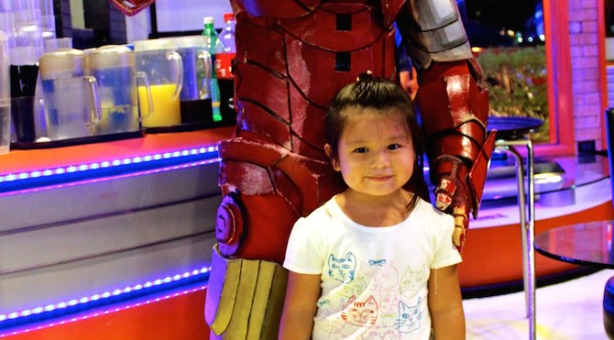 Time to Visit the Movie Stars Cafe (Movie Memorabilia Studio Cafe and Restaurant)