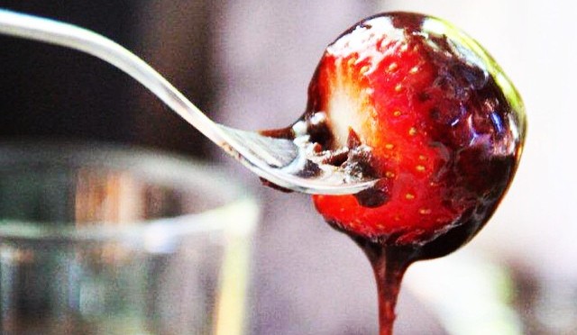 Photo of the Day: Chocolate-coated Strawberry