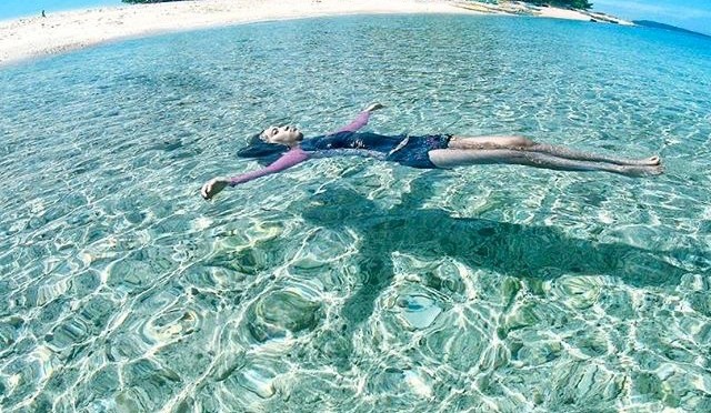 Photo of the Day: No Problem at Malalison Island, Antique