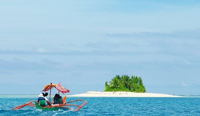 Photo of the Day: Marooned in a Naked Island (Britania Group of Islands, San Agustin, Surigao del Sur)