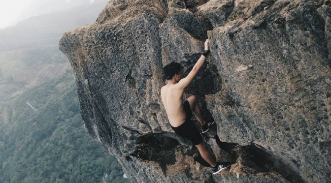 Face your Fears in Mt. Pamitinan (Rodriguez, Rizal): Photo of the Day